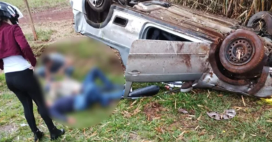 Carro capota e deixa feridos em Laranjal Paulista — Foto: Arquivo Pessoal