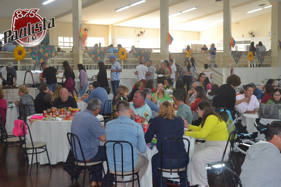 Foto: Salão do Almoço beneficente do Asilo São Vicente de Paula, registro Marcos Rodeio 