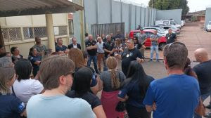 Fábio Jabá conversa com servidores da Penitenciária Feminina de Ribeirão Preto