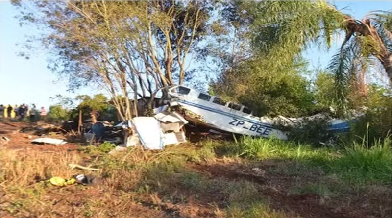Avião carregando R$ 15 milhões cai no Paraguai, e moradores roubam dinheiro