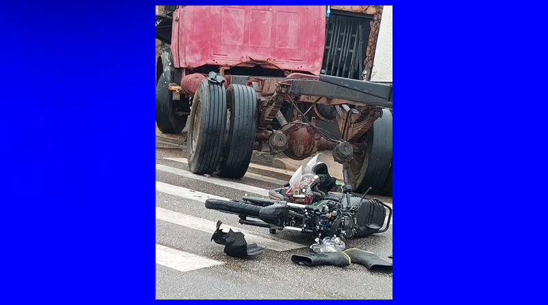 Tatuí (SP) acidente Grave entre caminhão e moto deixa feridos